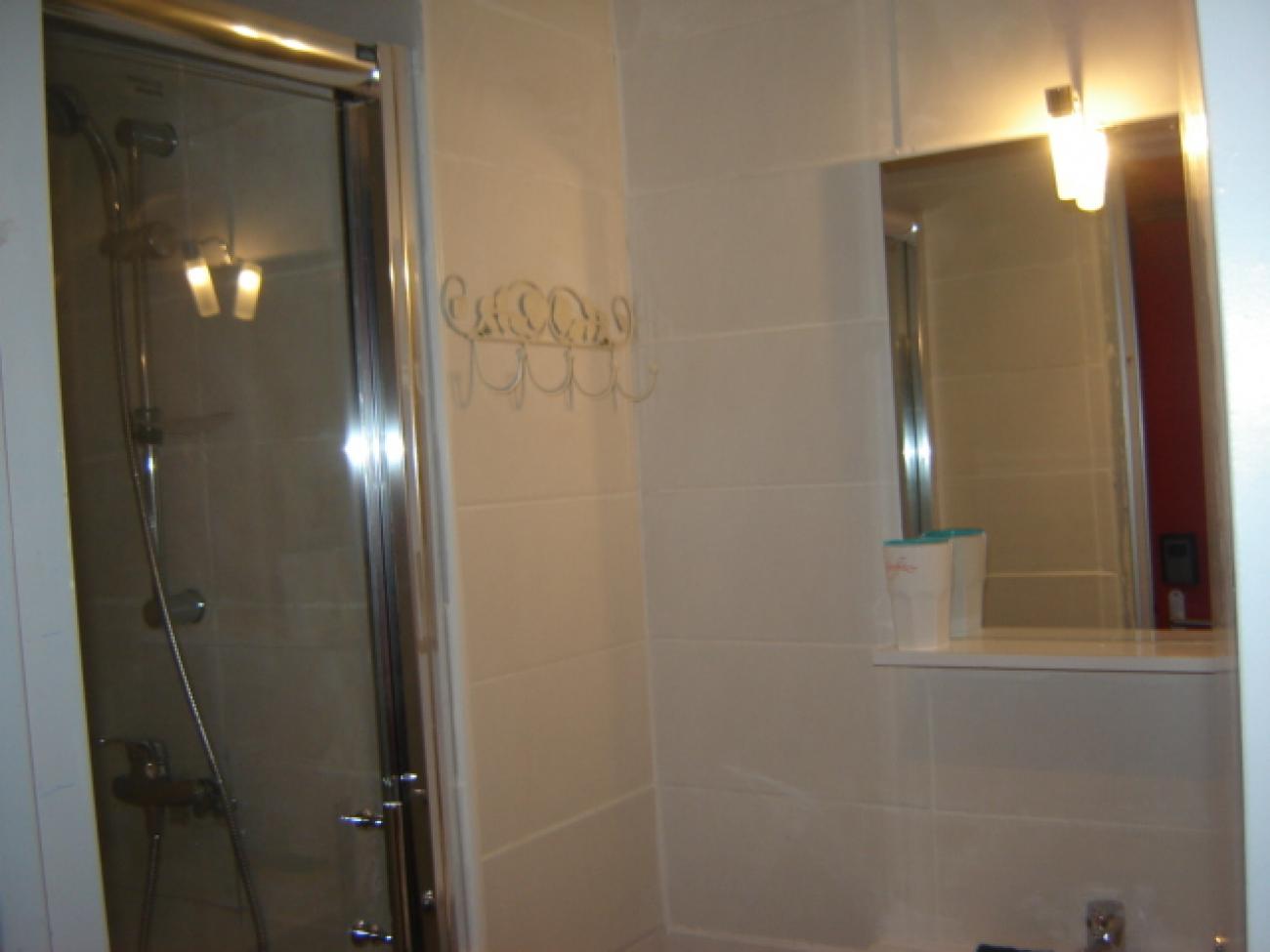 qn2_etoile salle de bain bonne 010.JPG